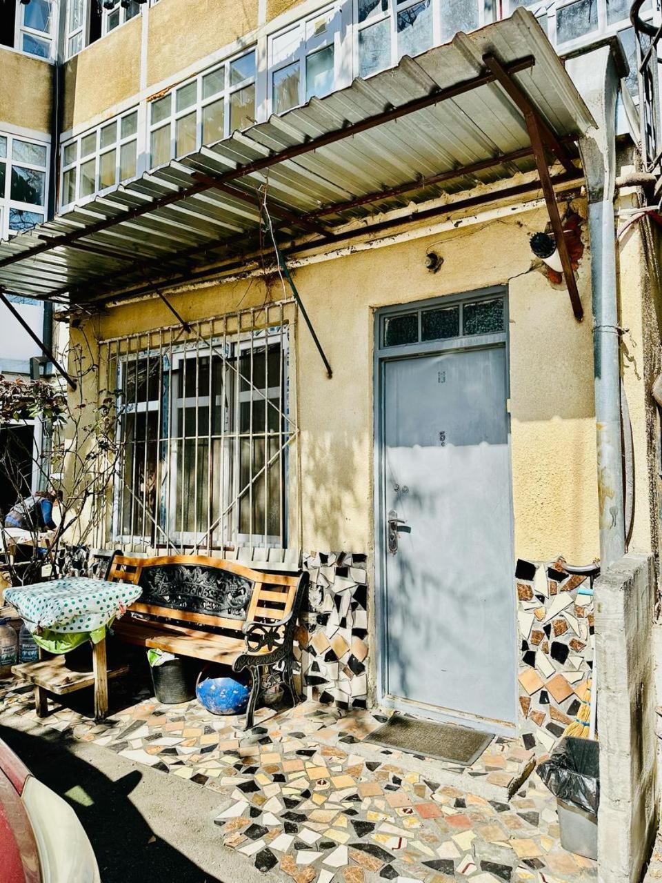 Historical Apartment In City Center Тбилиси Экстерьер фото